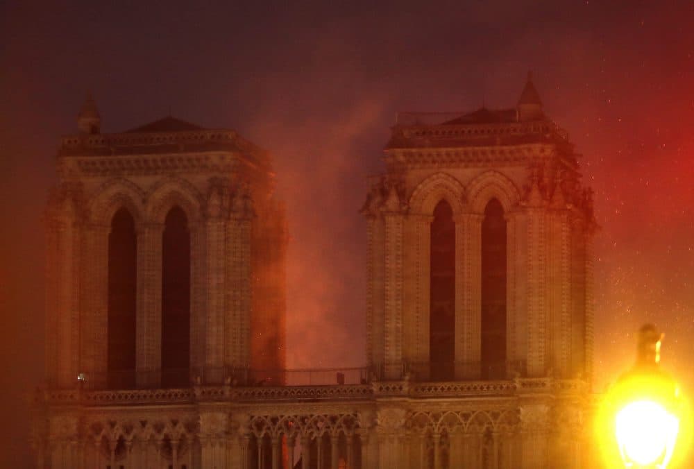 Muszlim vezetők anyagi hozzájárulásra szólították fel a franciaországi muszlim közösséget a Notre-Dame-i tűzvész után