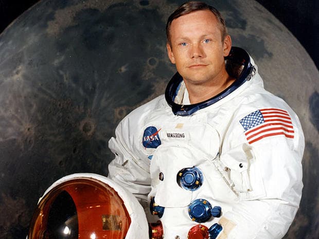 Neil Armstrong emléktárgyaiból rendeznek árverést
