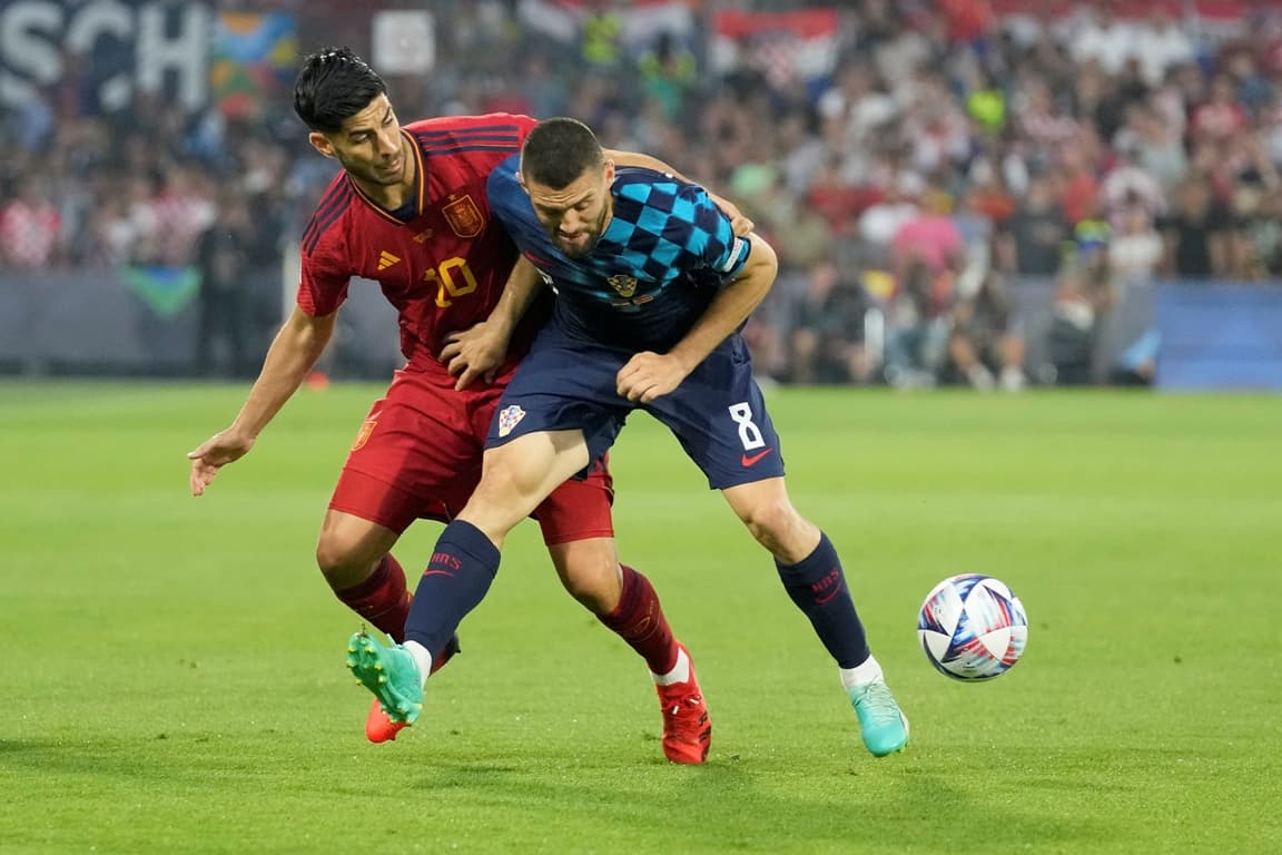 Horvát válogatott középpályást igazolt a BL-győztes Manchester City