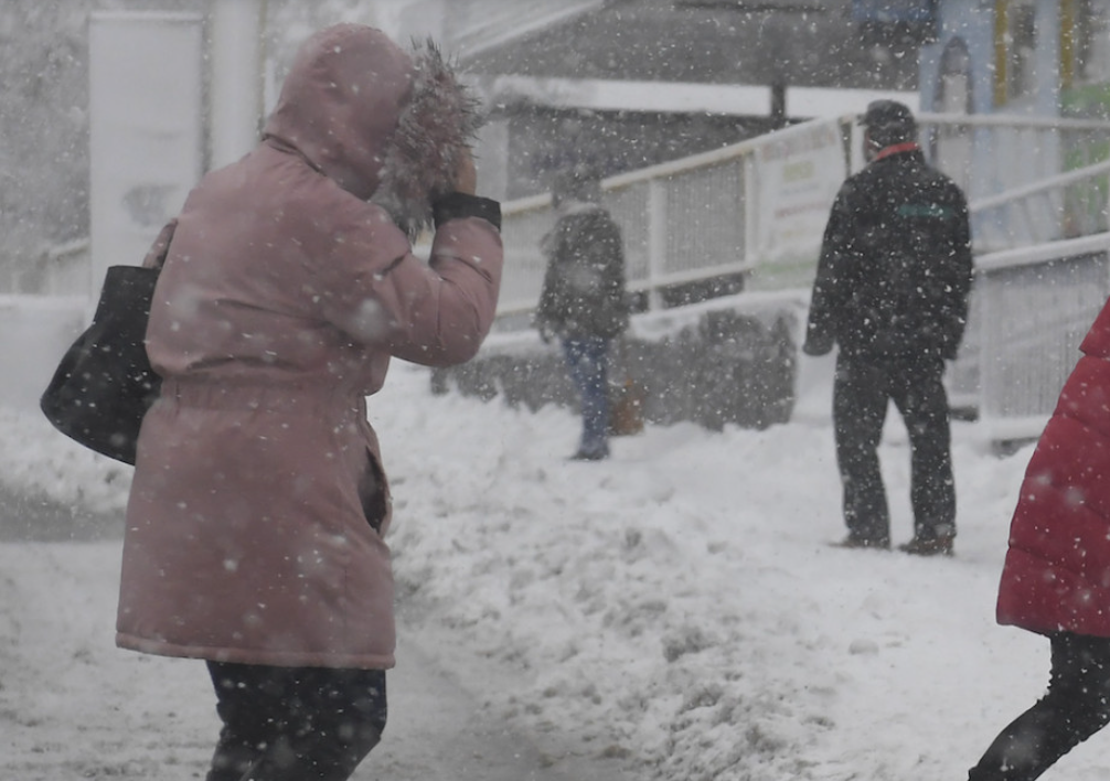 A meteorológiai intézet havazásra, erős szélre, áradásokra figyelmeztet Szlovákia egyes régióiban