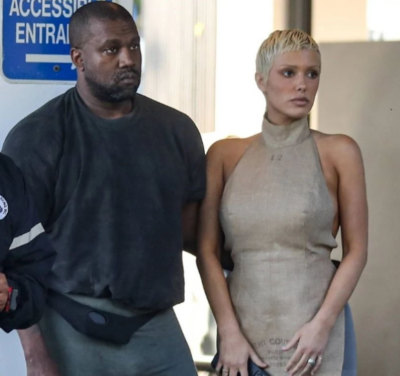 Ijesztő hírek jelentek meg Kanye West feleségéről - Bianca Censori egyik ismerőse szerint a rapper teljesen el akarja szigetelni párját a külvilágtól