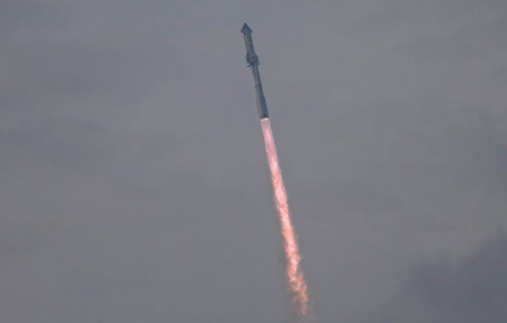 Újabb próbarepülésén megsemmisült a SpaceX gigászi űrrakétája, küldetése mégis sikeresnek bizonyult (VIDEÓ+FOTÓ)