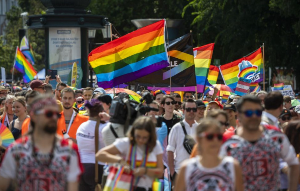 Első olvasatban megszavazta a cseh képviselőház az azonos neműek házasságának elismerésére vonatkozó javaslatot