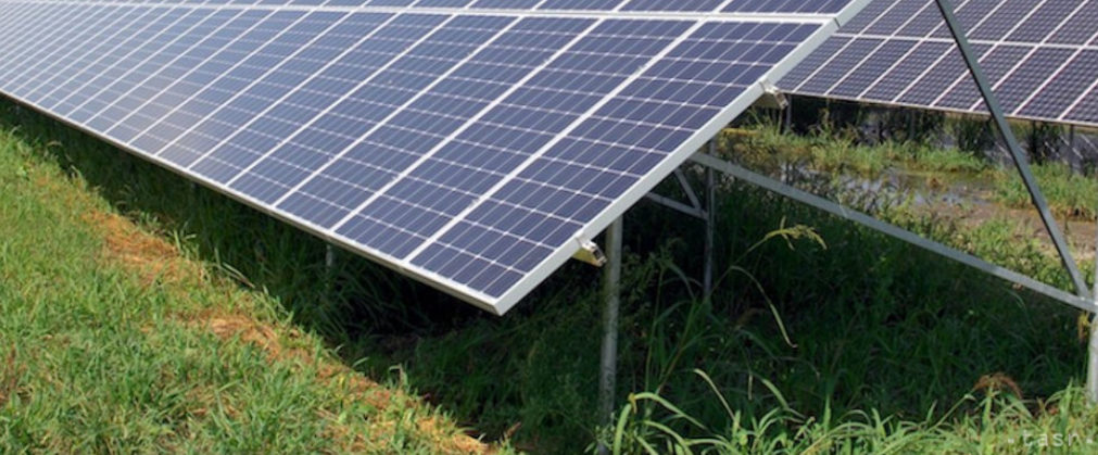 Fotovoltaikus panelek kerülnek a vágsellyei városi hivatal épületének tetejére
