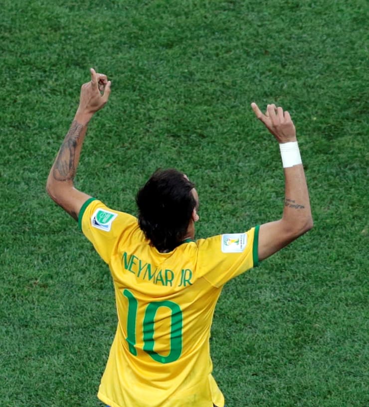 Hidrogénszőke frizurát villantott Neymar