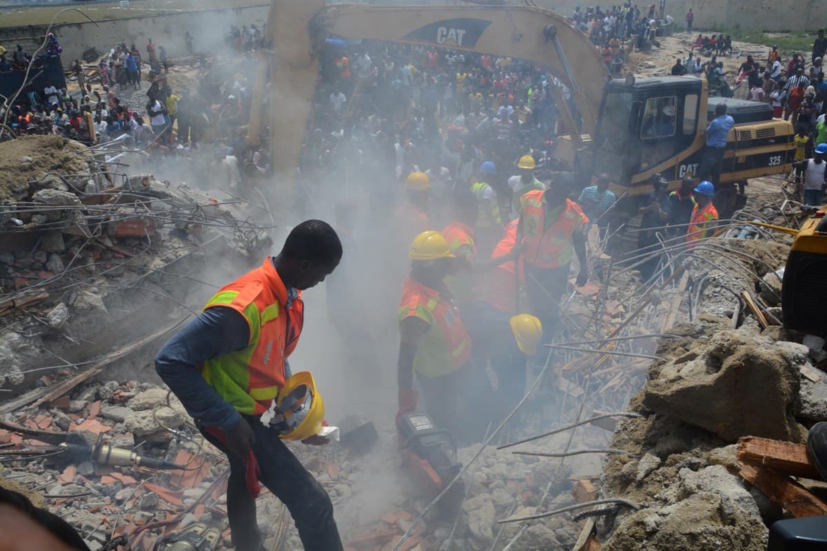 Két öngyilkos merénylő támadásában többen meghaltak Nigériában