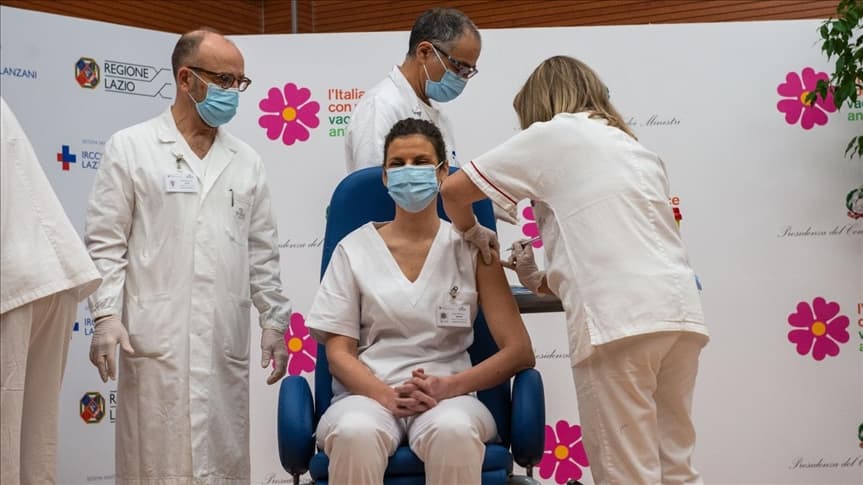 Olaszországban kötelezővé tették az egészségügyi dolgozók védőoltását