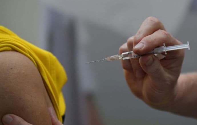 Az EMA forgalmazásra ajánlotta a Novavax koronavírus elleni vakcináját