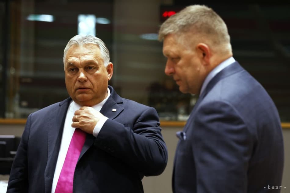 Putyin megveregette Fico és Orbán vállát, közben meg az amerikai nagy testvérrel riogat