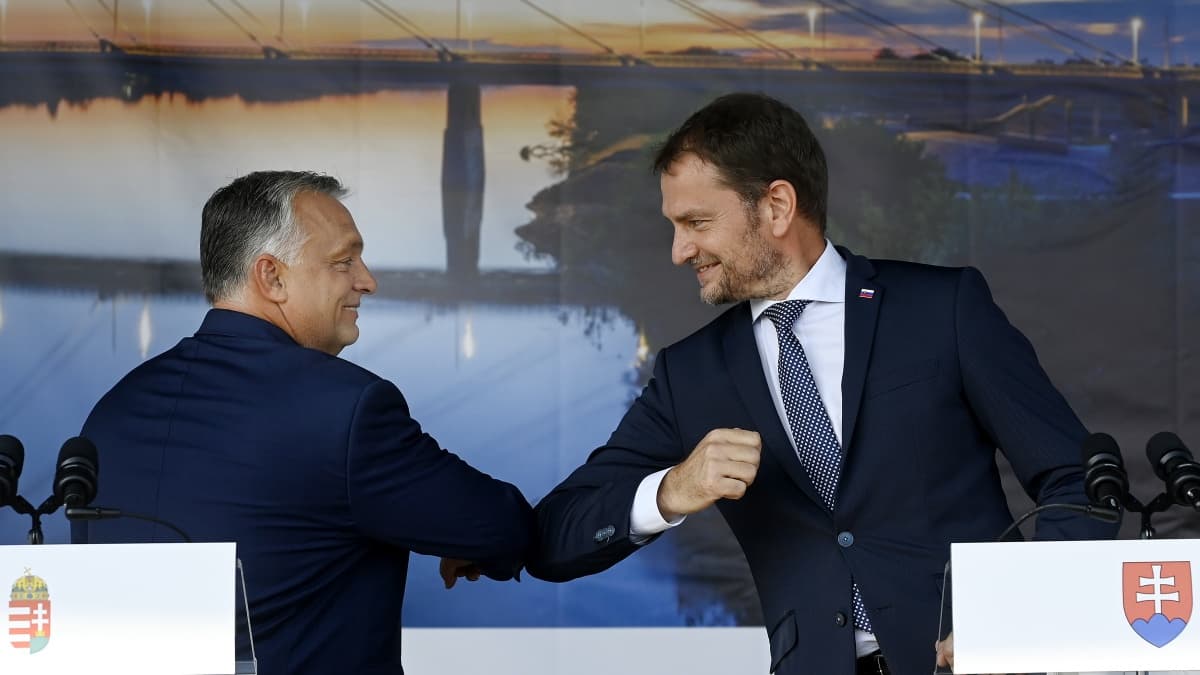 Üres politikusi rizsa, hogy mennyire szereti a magyart a Matovič-kormány, két covidhullám után jön a harmadik