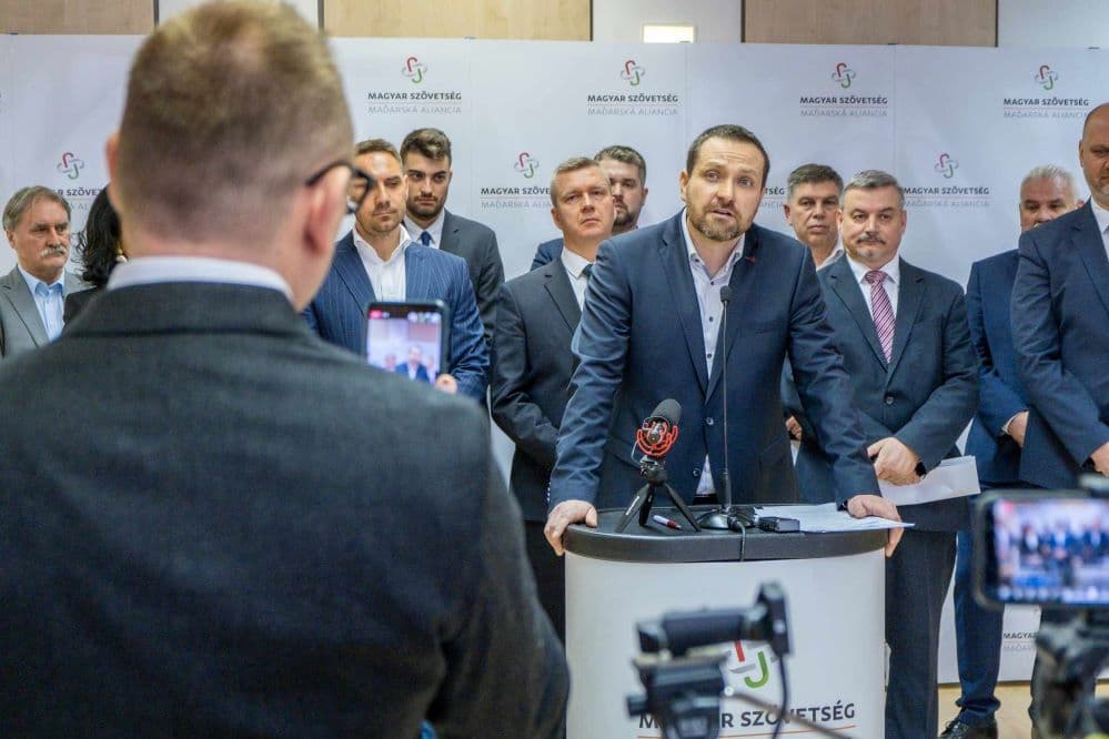 Keményen beolvasott a Magyar Szövetség alelnöke a hazai magyar propagandalap góréjának