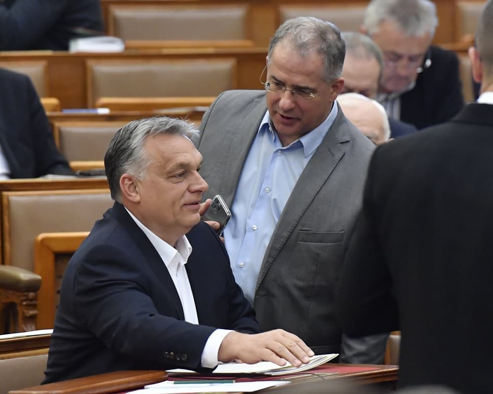 No limit: a vírusra hivatkozva rendeletekkel irányíthatja Orbán az országát, amíg csak jónak látja