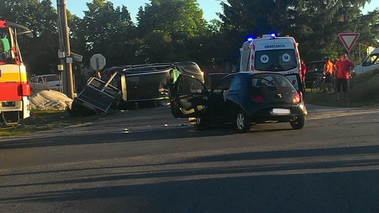 Súlyos baleset Dióspatonyban – nem állt meg a stopnál a sofőr!