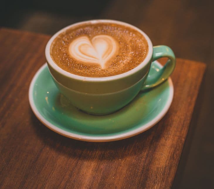 Ha ezt az 5 dolgot megtesszük a reggeli kávé elfogyasztása előtt, biztosan jó napunk lesz