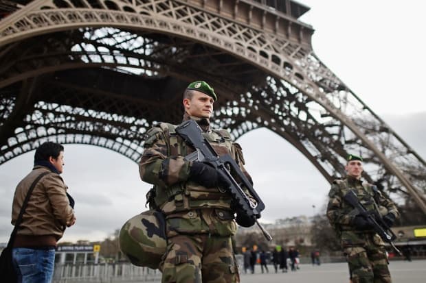 Az Iszlám Állam jelentkezett a párizsi lövöldözés elkövetőjeként