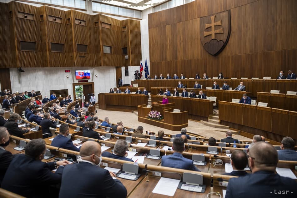 A szlovák parlament felszólította Oroszországot, hogy azonnal állítsa le a katonai műveletet