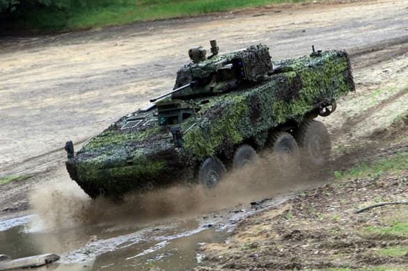 A Védelmi Minisztérium 417 millió euróért vásárol páncélozott katonai járműveket