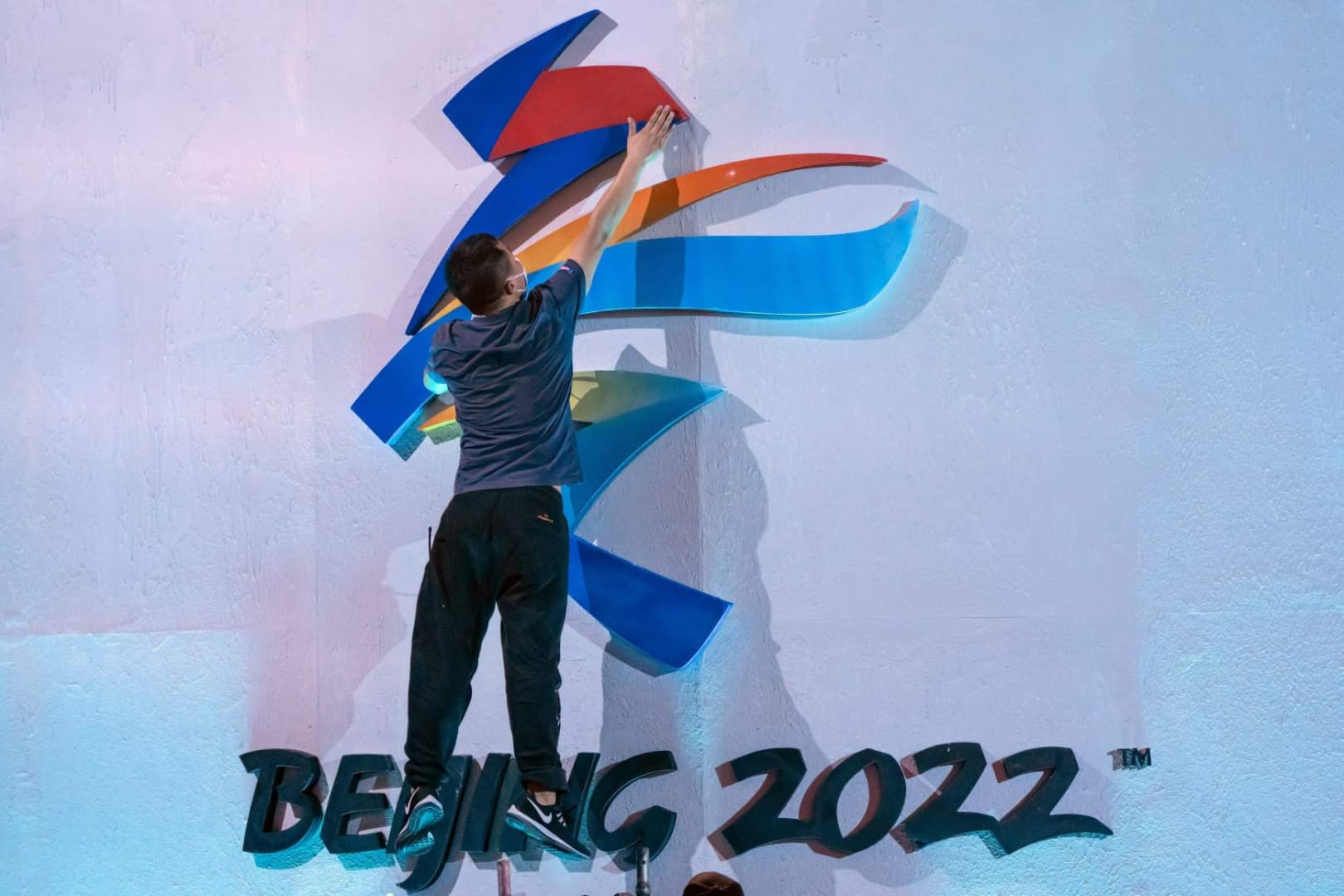 Kína szerint nincs veszélyben a jövő évi olimpia az omikron variáns miatt