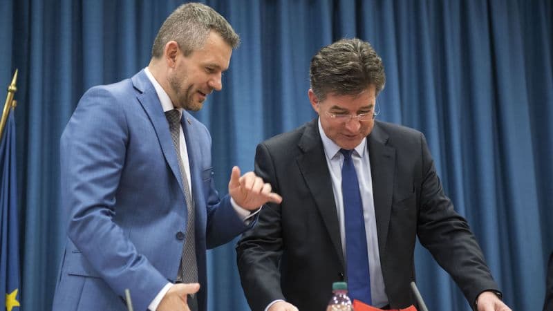 Lajčák és Pellegrini is elutazik a Világgazdasági Fórumra