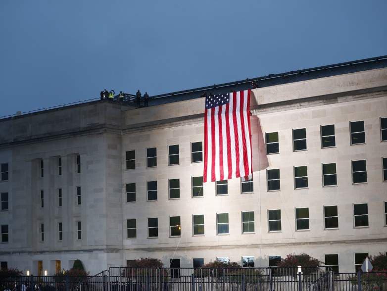 Lövöldözés a Pentagon épületénél, egy rendőrtiszt az életét vesztette - a 27 éves támadó szintén meghalt