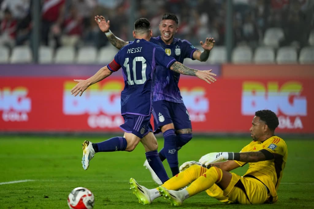 Vb-selejtezők: Messi duplájával győztek az argentinok, a brazilok kikaptak Uruguayban
