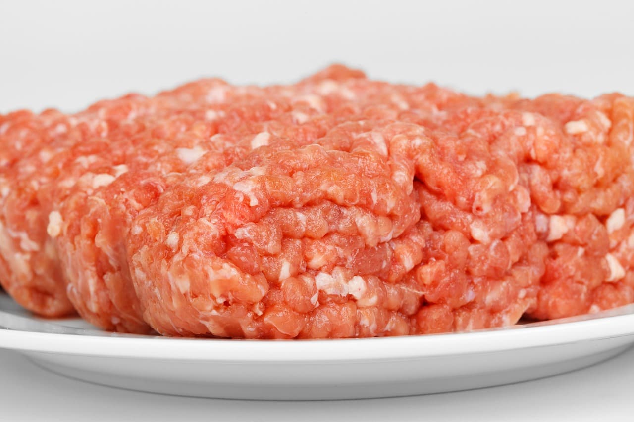 Vigyázat: szalmonellával fertőzött húst találtak a Tesco polcain