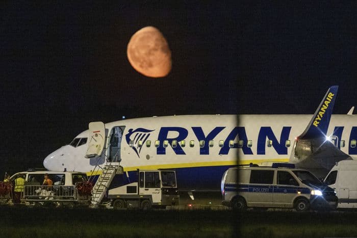 Kényszerleszállást hajtott végre egy Ryanair-gép Berlinben