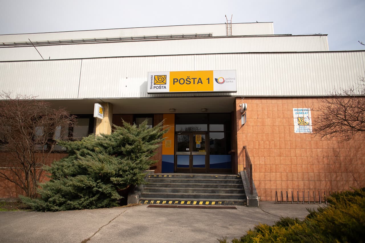 Masszív leállást tervez a Szlovák Posta, hétvégén valószínűleg minden fiókját zárva találja