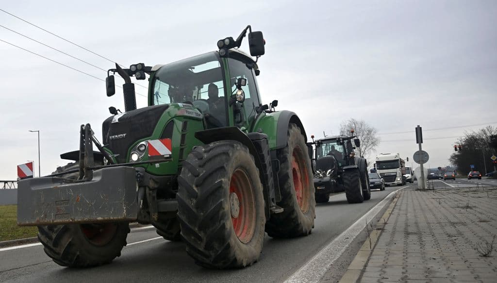 Szlovákiában is kivonulnak a tüntető gazdák, országszerte forgalomkorlátozásokra lehet számítani