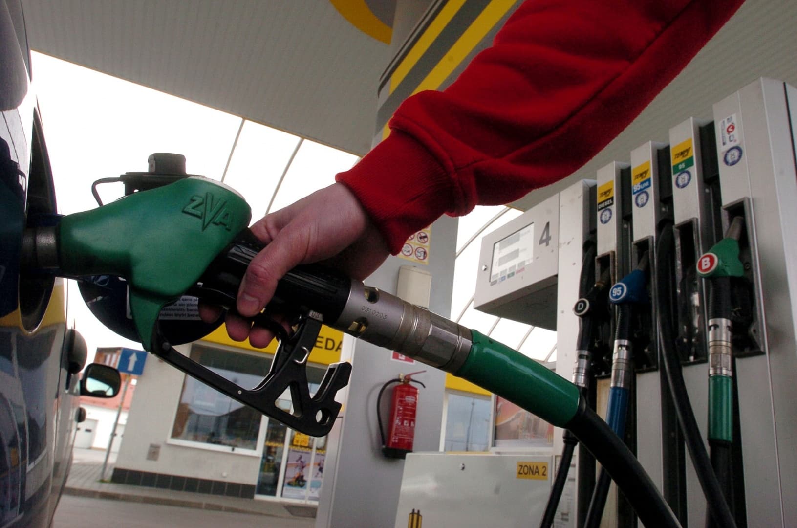 Januártól újféle módon jelölik az üzemanyagot a benzinkutakon