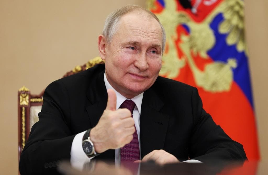 A háborúpárti Putyin a belső "rosszakaróktól" félti országát