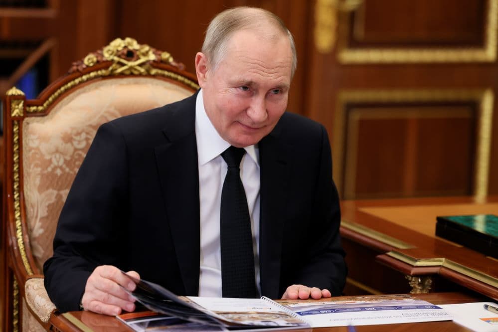 Talán bedrogozva szónokolt Putyin, annyi marhaságot hordott össze egy videoüzenetben