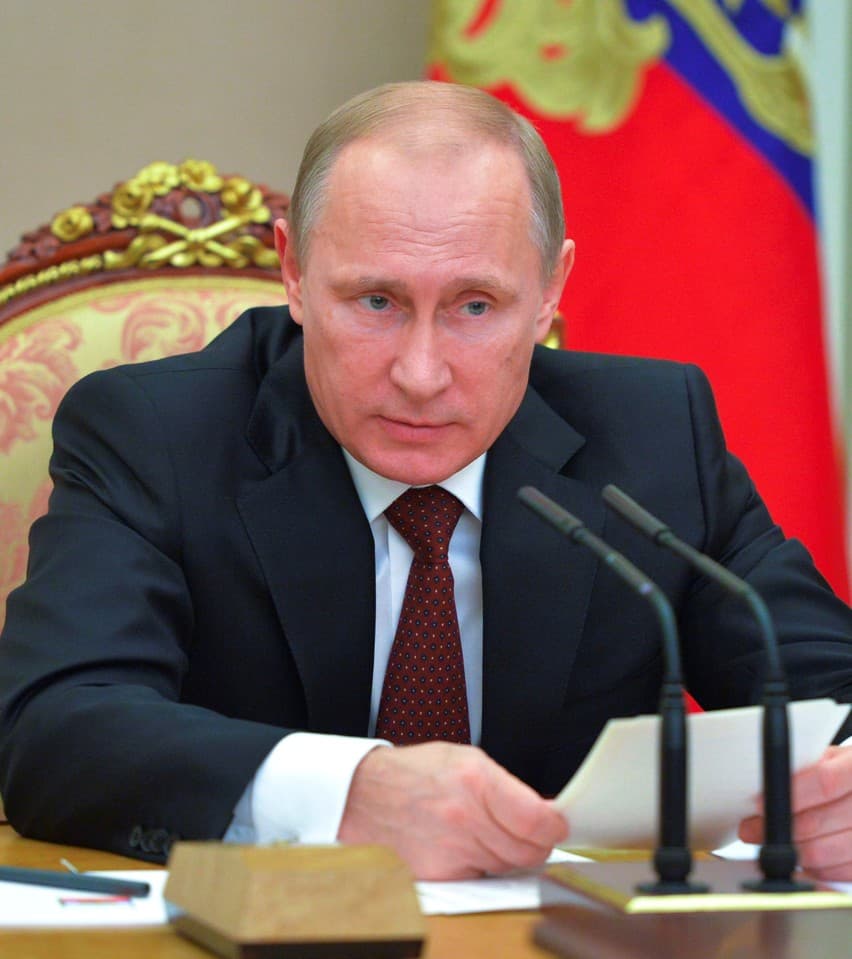 Putyin elvenné az útlevelet azoktól, akik a háborút bírálják