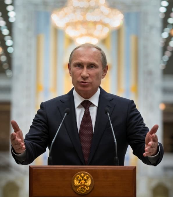 Putyin: Moszkva nem adja fel alapvető érdekeit a szankciók hatására