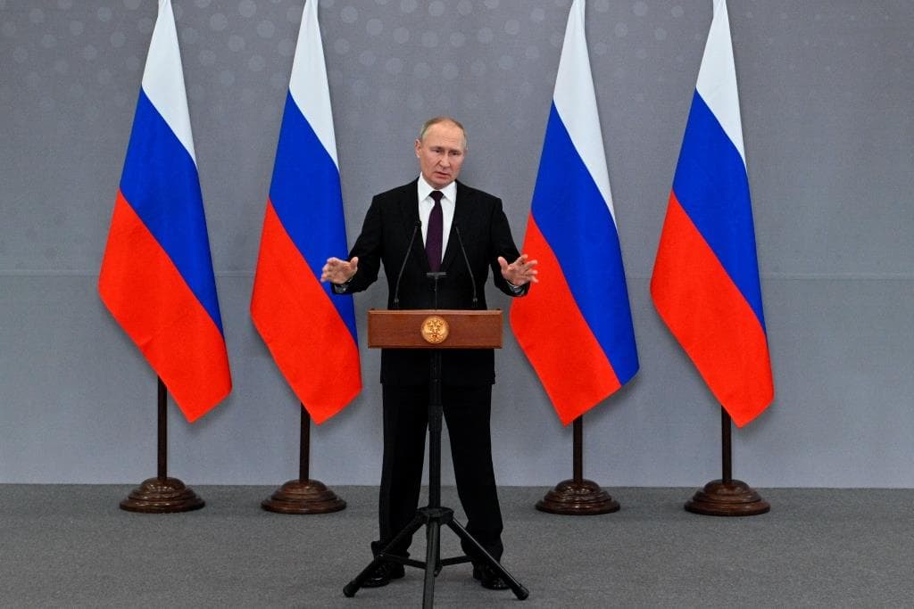 Putyin hadiállapotot hirdetett a négy megszállt ukrajnai régióban