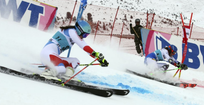 Alpesi vk - A szlovák Petra Vlhová és az amerikai Mikaela Shiffrin holtversenbyen nyert
