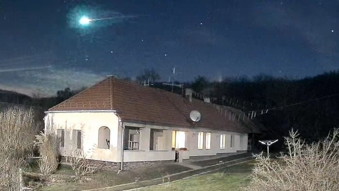 Nem mindennapi égi jelenséget észlelhettek az emberek Nyugat-Szlovákiában (VIDEÓ)