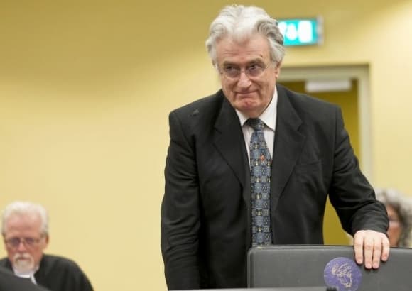 Ügyvédje szerint a börtönben veszélybe kerülne Radovan Karadzic élete