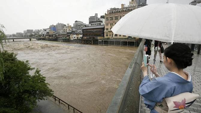 Sokan meghaltak és eltűntek Japánban a heves esőzések miatt