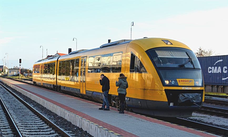 Káosz a vasúton: Összesen 255 percet késtek a RegioJet vonatai pénteken!