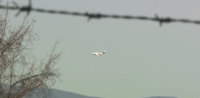Pozsonyban szállt le egy átirányított repülő, a rendőrök szedtek le egy utast a gépről