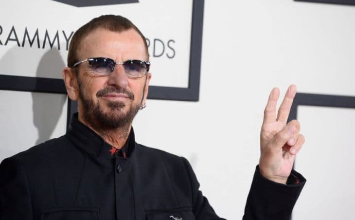 Ringo Starr, a Beatles dobosa 80 éves