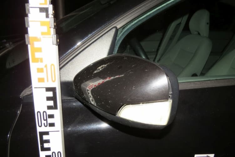 BRUTÁL: A piros lámpánál próbált meg szétverni egy kocsit egy férfi Győrben