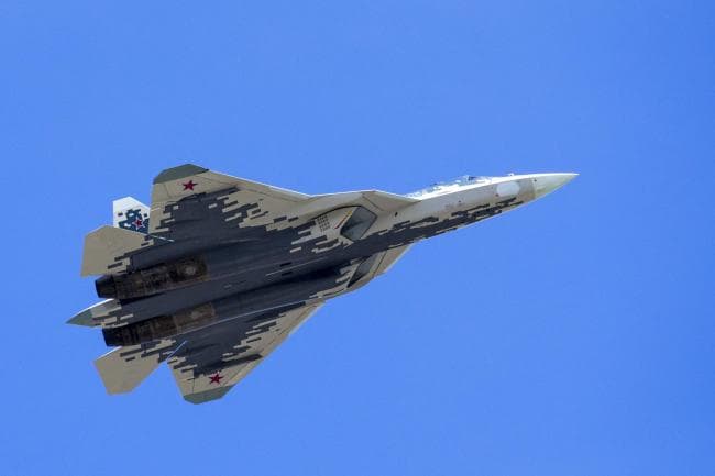 Gyakorlatozás közben lezuhant egy orosz vadászgép, a pilóta katapultált 