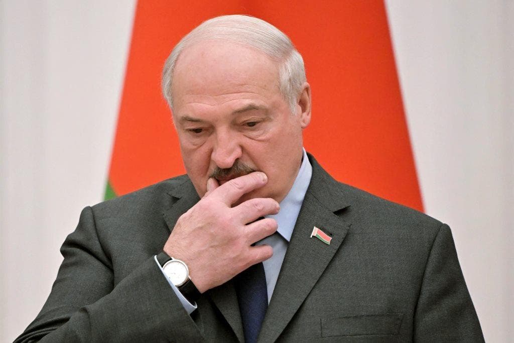 Lukasenka azt próbálja elhitetni, hogy népe kétharmada atomot akar