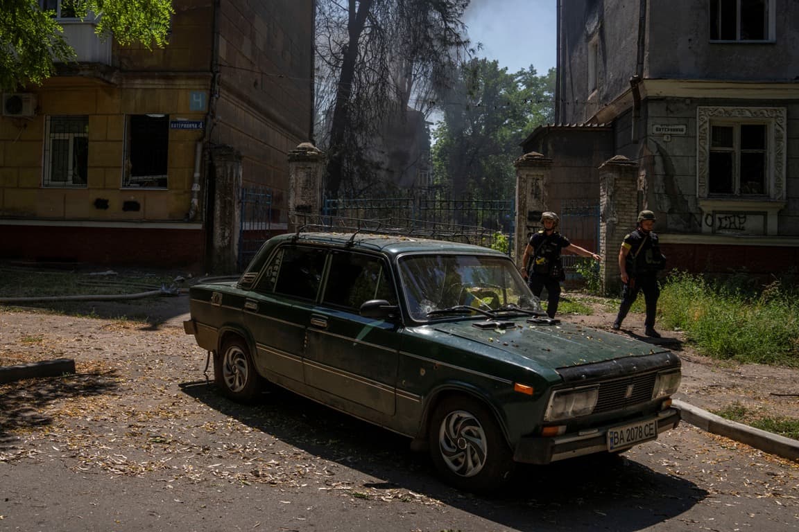 Lakóházat ért orosz találat Donyeck megyében, sokan meghaltak