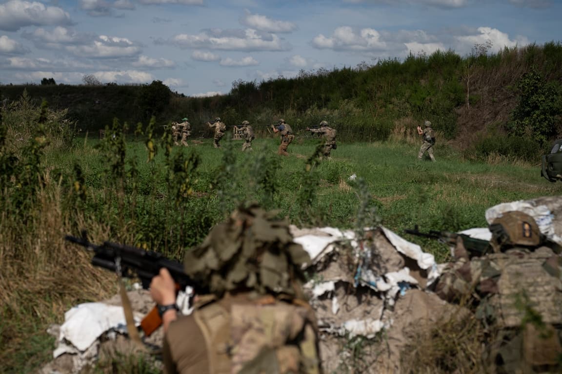 Robbanások hallatszottak Kijevben, Ukrajna-szerte légiriadót rendeltek el