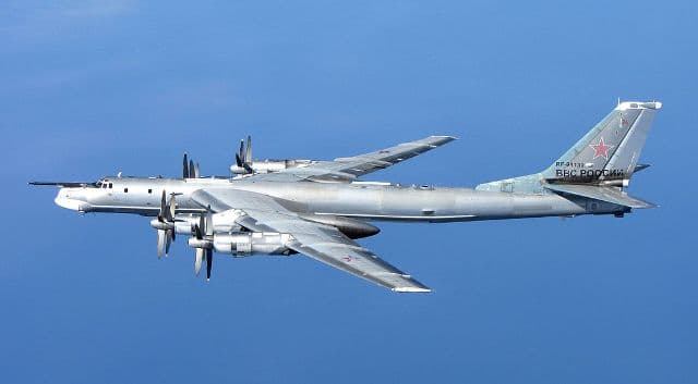 Amerikai vadászgépek kísértek orosz bombázógépeket az Északi-sarkvidék felett