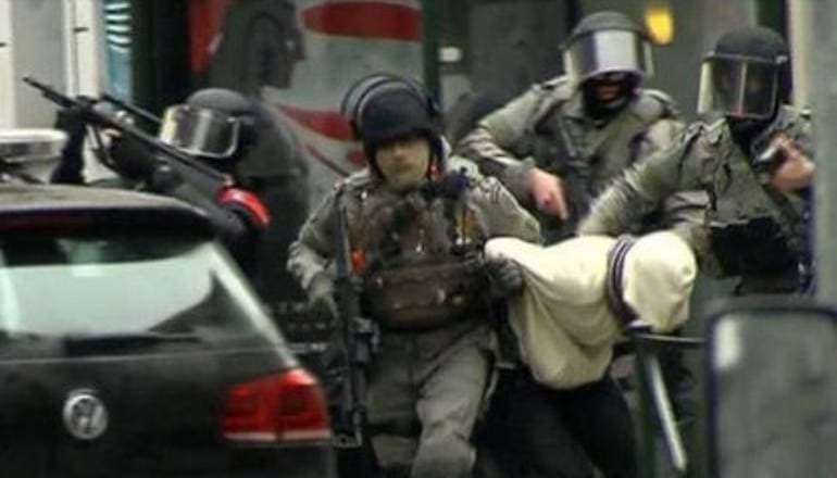 Nagyon vigyáznak, nehogy öngyilkos legyen a párizsi merényletek főterroristája, Salah Abdeslam
