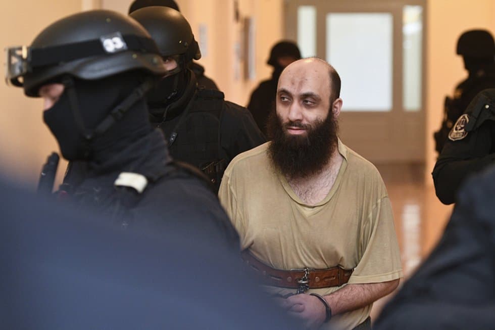Tíz év börtönt kapott terrorizmus támogatásáért Samer Shehadeh egykori prágai imám